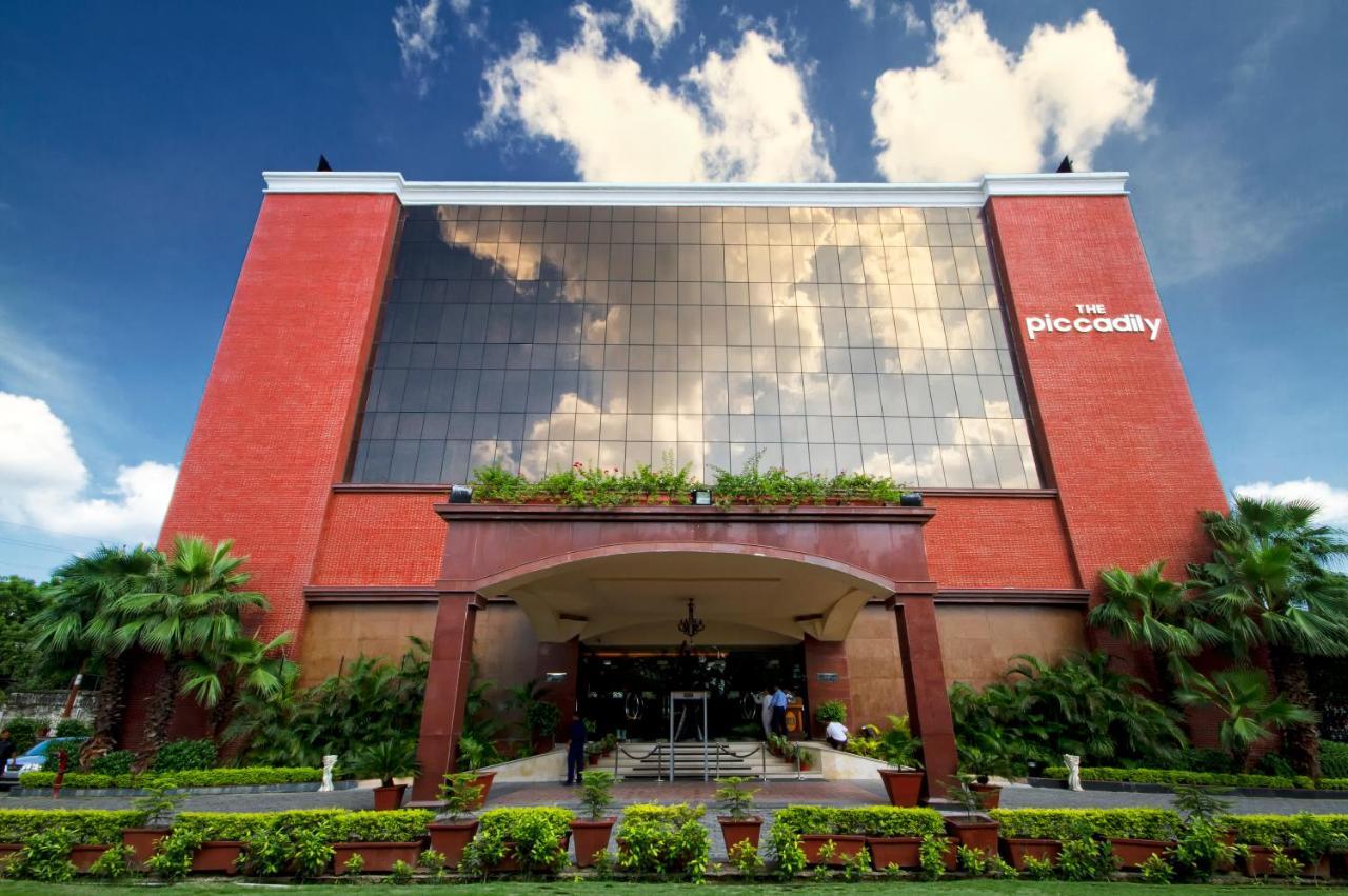 The Piccadily Lucknow Exterior foto