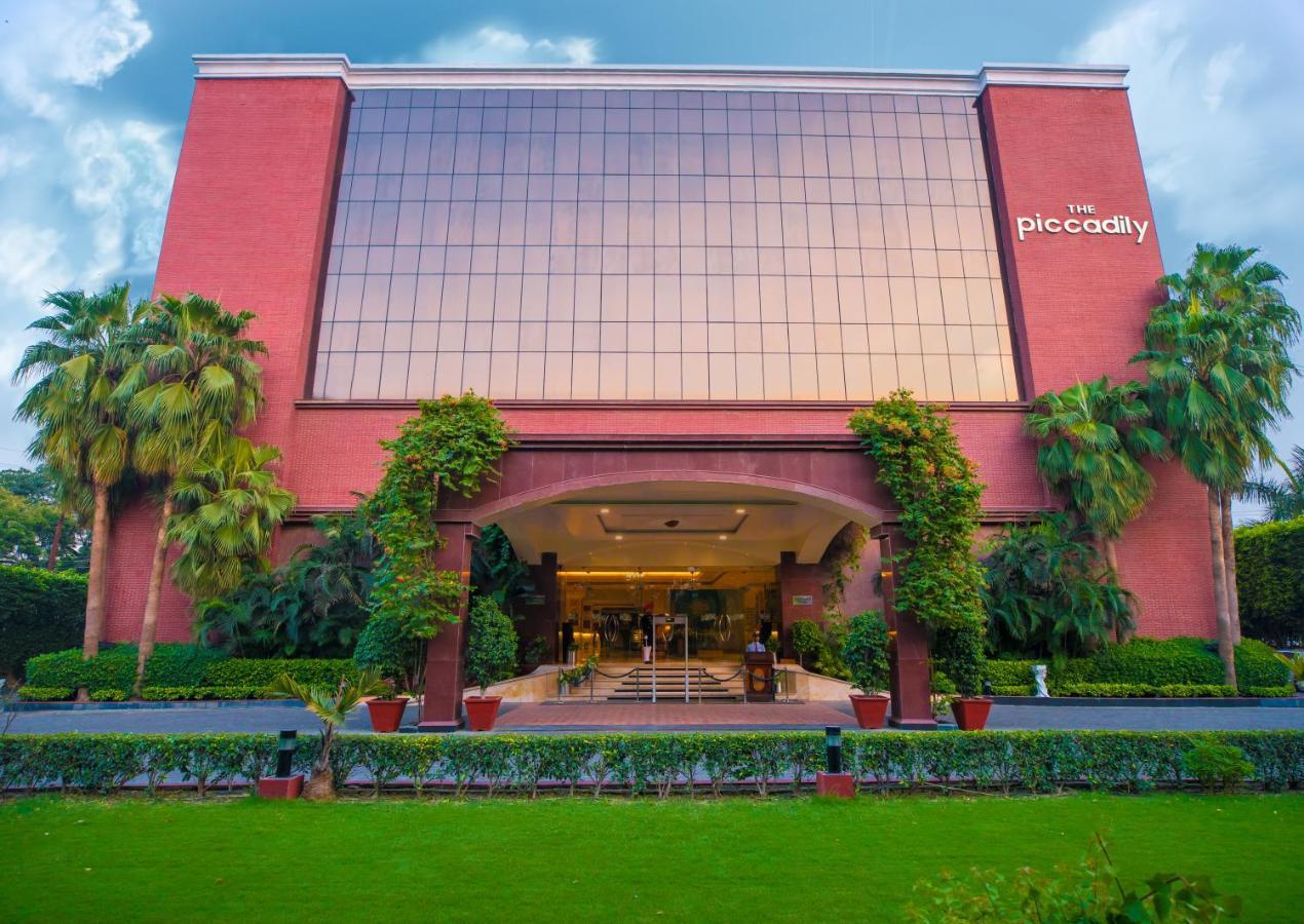 The Piccadily Lucknow Exterior foto