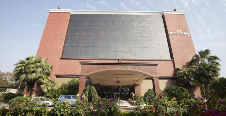 The Piccadily Lucknow Exterior foto