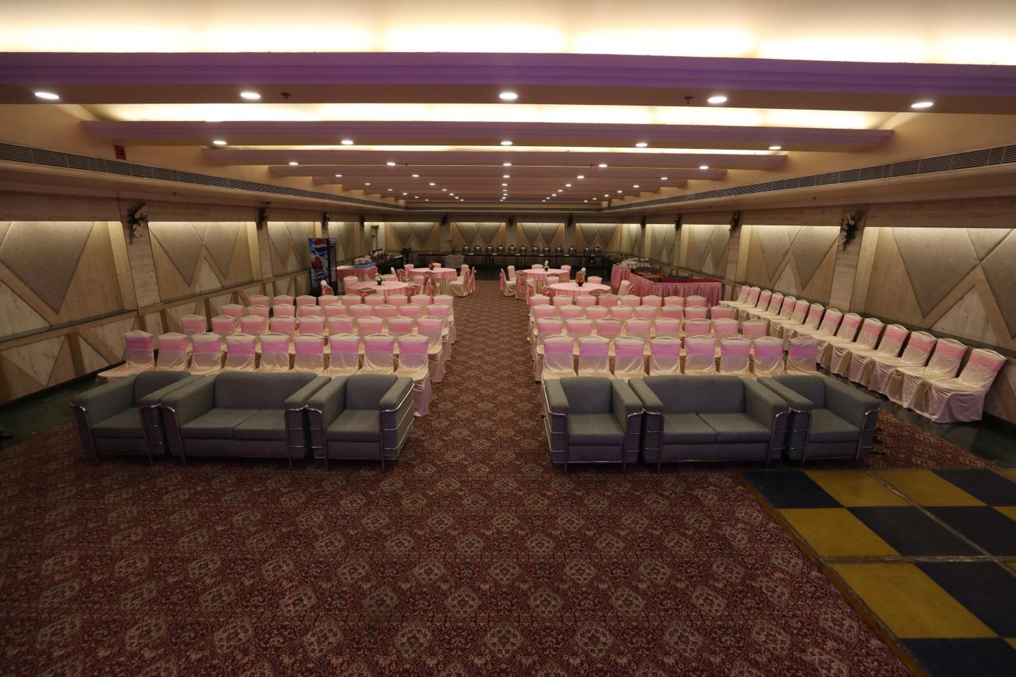 The Piccadily Lucknow Exterior foto