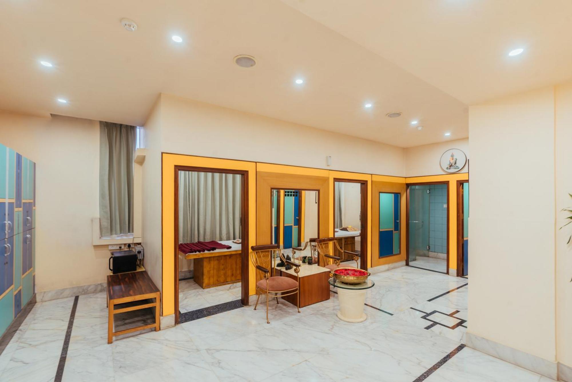 The Piccadily Lucknow Exterior foto
